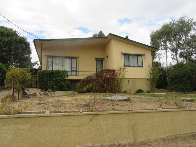 7 Cromwell Street, Cooma NSW 2630