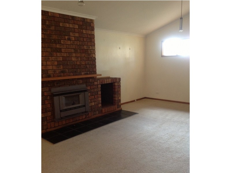 16 Kiah ave, Cooma NSW 2630