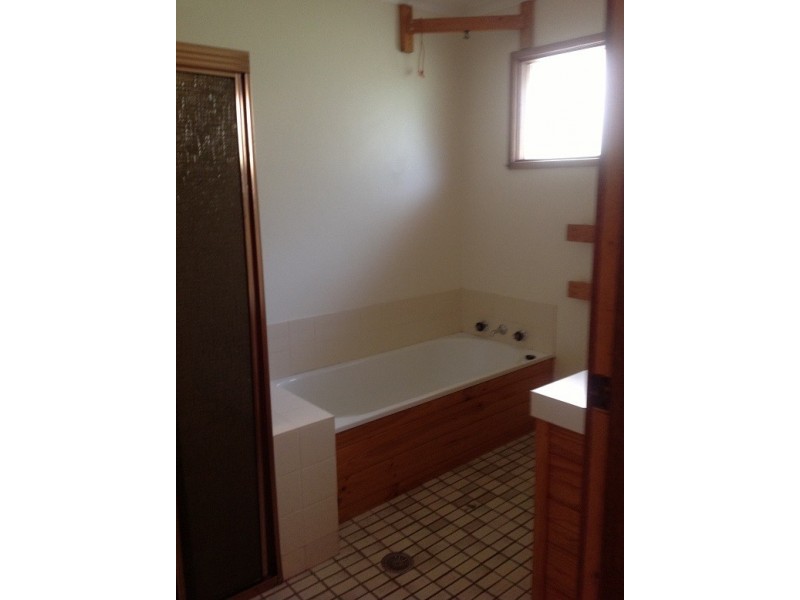 16 Kiah ave, Cooma NSW 2630