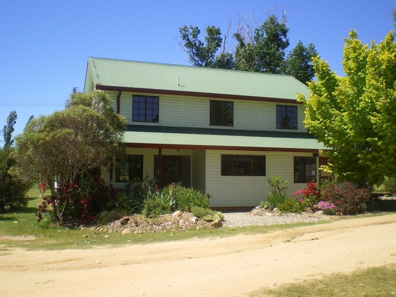 1 Hamilton st, Dalgety NSW 2628