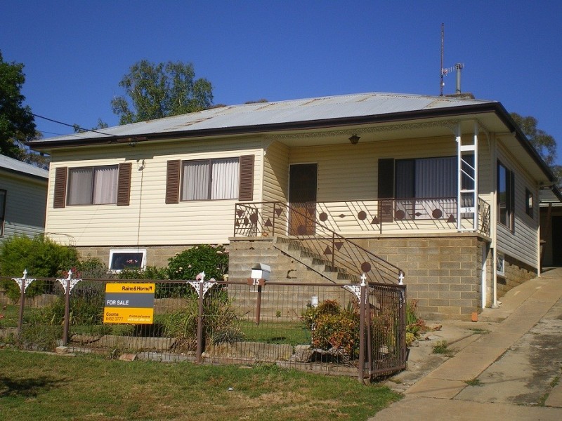 15 norman dykes ave, Cooma NSW 2630
