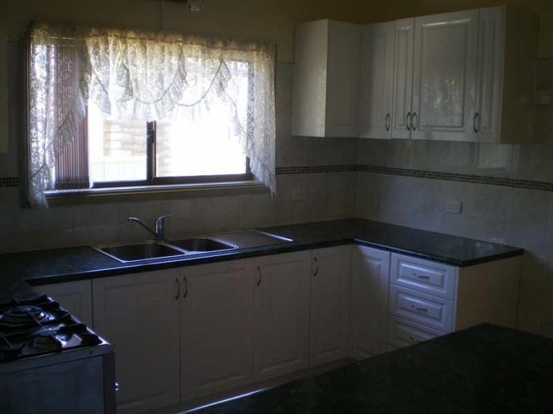 15 norman dykes ave, Cooma NSW 2630