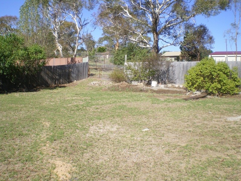 15 norman dykes ave, Cooma NSW 2630