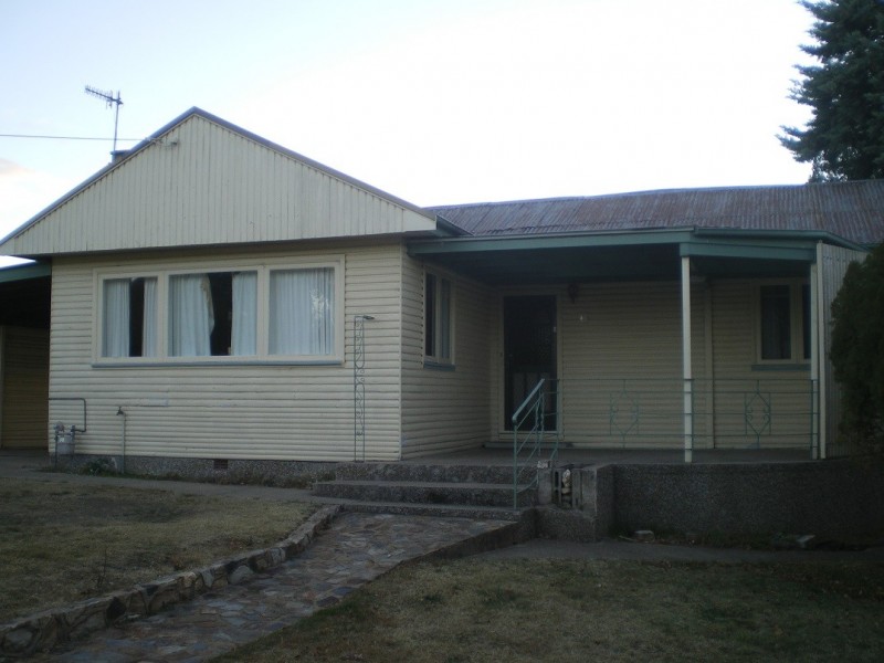 11 Chapman st, Cooma NSW 2630