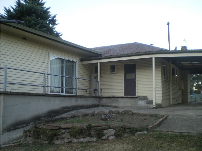 11 Chapman st, Cooma NSW 2630