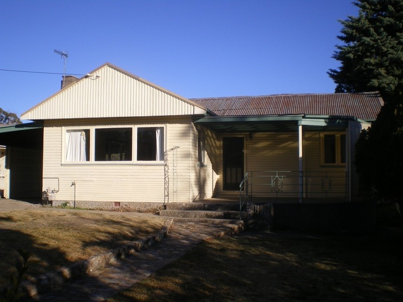 11 Chapman st, Cooma NSW 2630