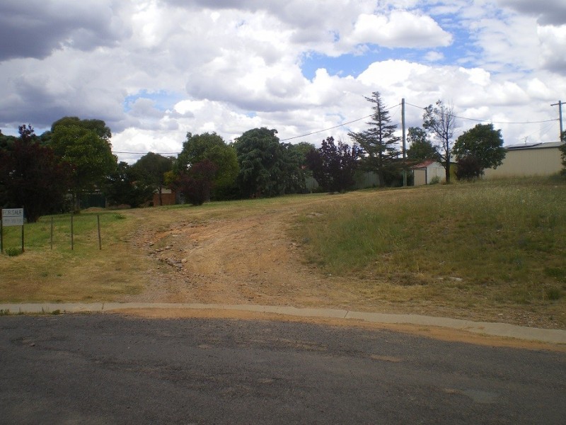 3 and 5 Tooma Pl, Cooma NSW 2630