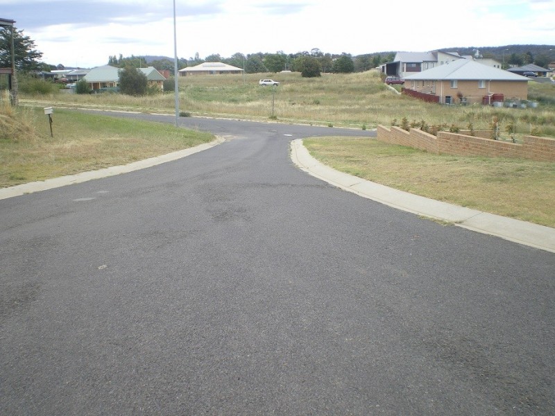 3 and 5 Tooma Pl, Cooma NSW 2630