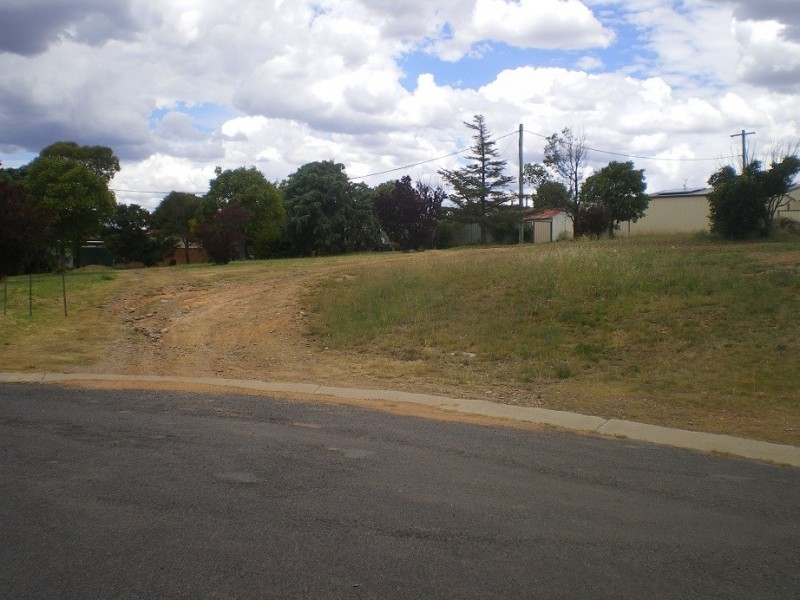 3 and 5 Tooma Pl, Cooma NSW 2630