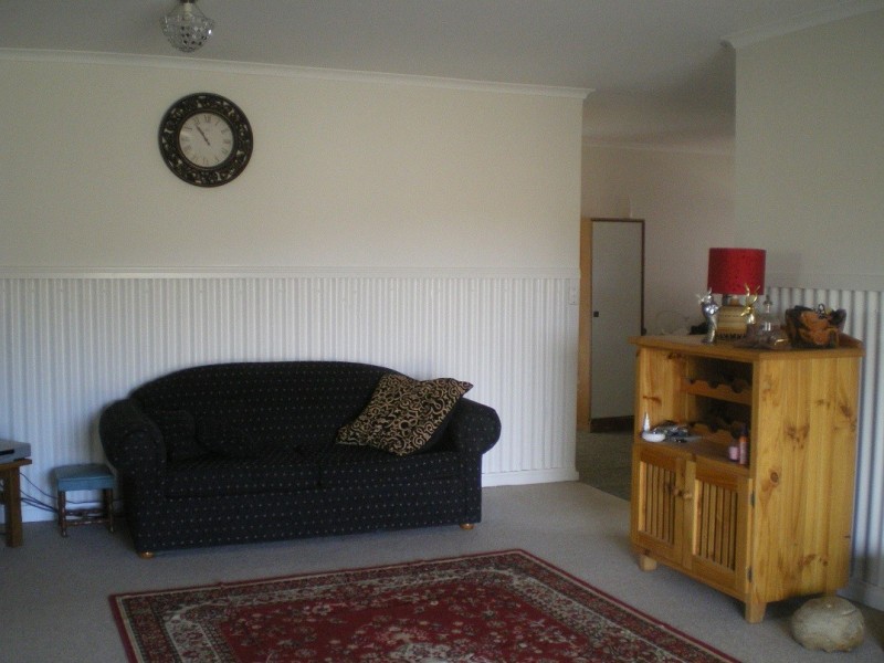 51 Snowy Creek Ave, Cooma NSW 2630