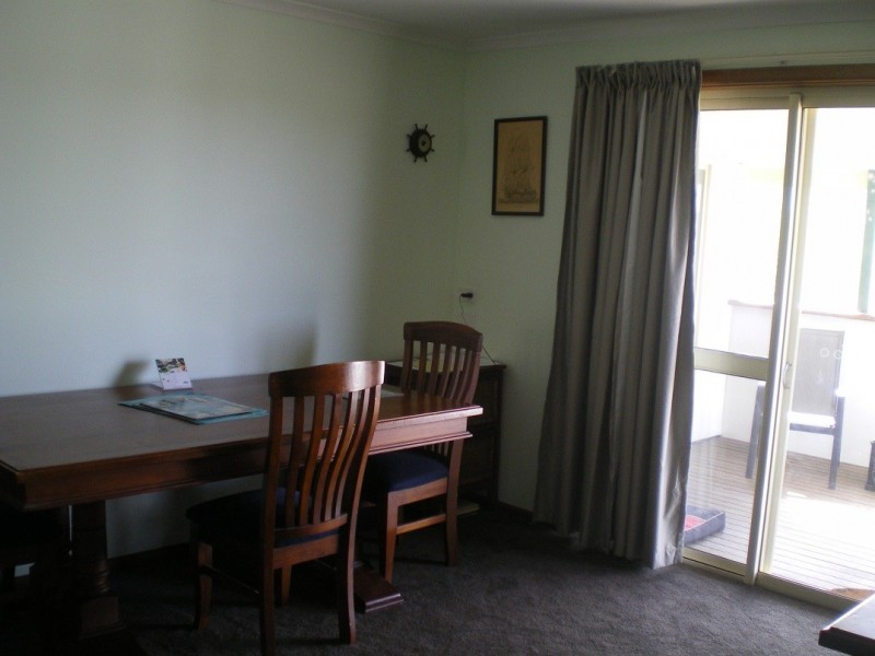 36 Scotts Rd, Cooma NSW 2630