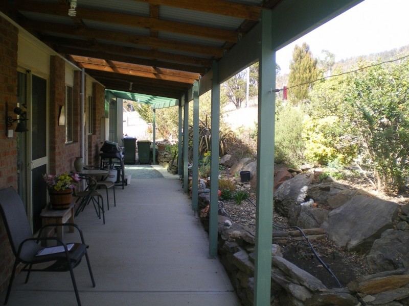 36 Scotts Rd, Cooma NSW 2630