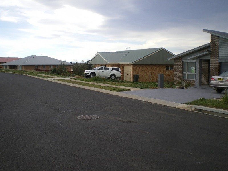 17 East Camp Drive, Cooma NSW 2630