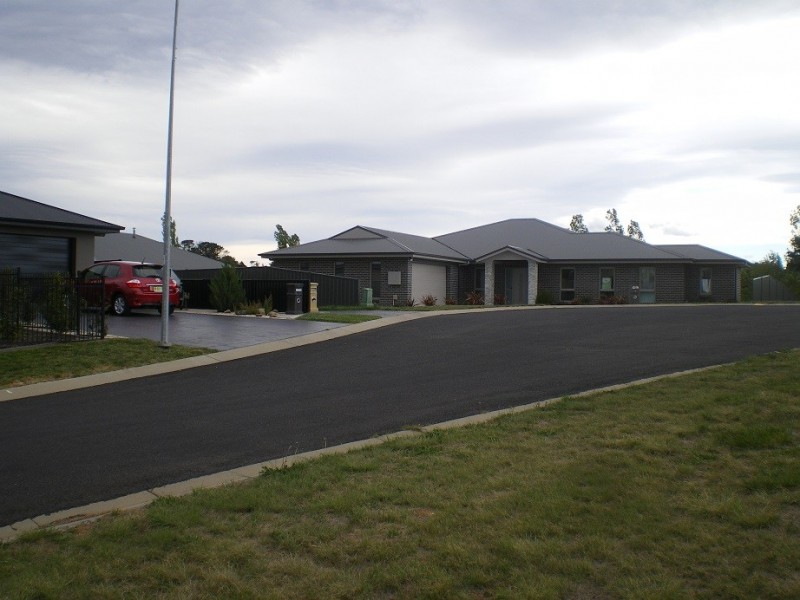17 East Camp Drive, Cooma NSW 2630