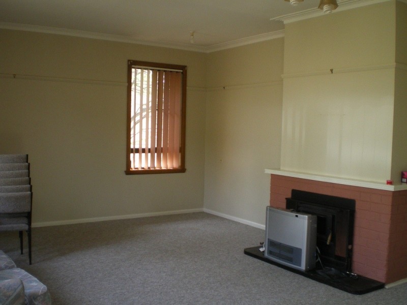 32 Crisp st, Cooma NSW 2630