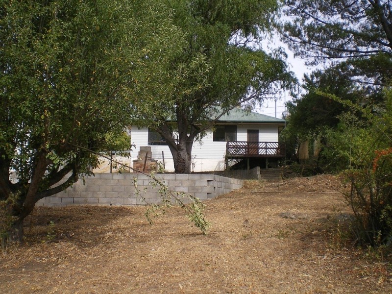 32 Crisp st, Cooma NSW 2630
