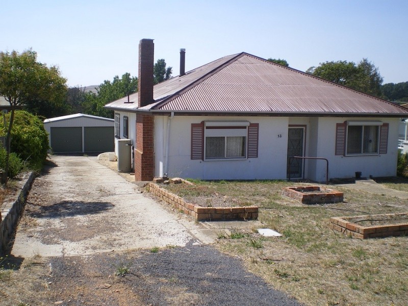 52 Hill St, Cooma NSW 2630