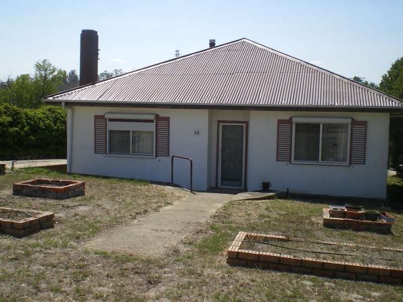 52 Hill St, Cooma NSW 2630