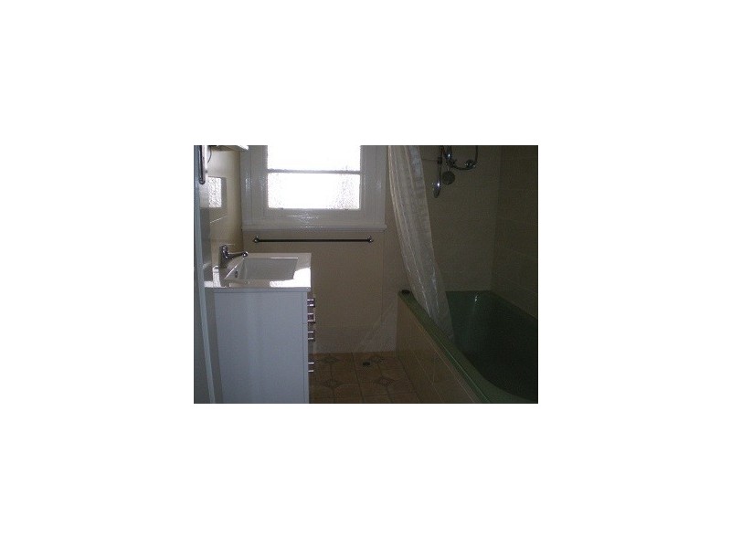 39 creek St, Cooma NSW 2630