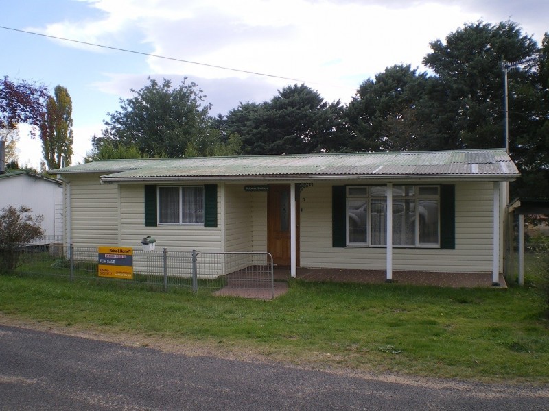 5 Nuralda Pl, Cooma NSW 2630
