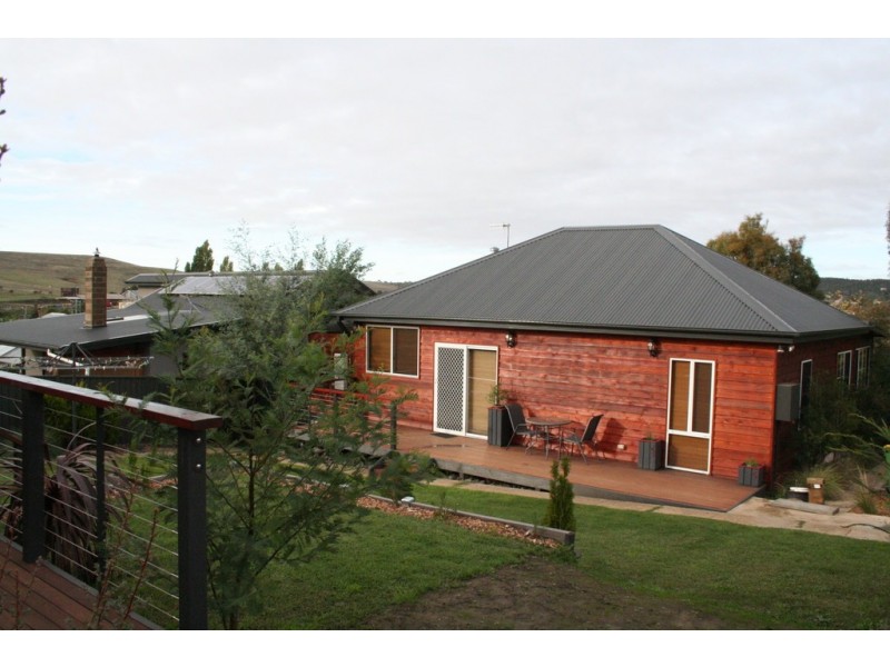 2 Hilton St, Cooma NSW 2630