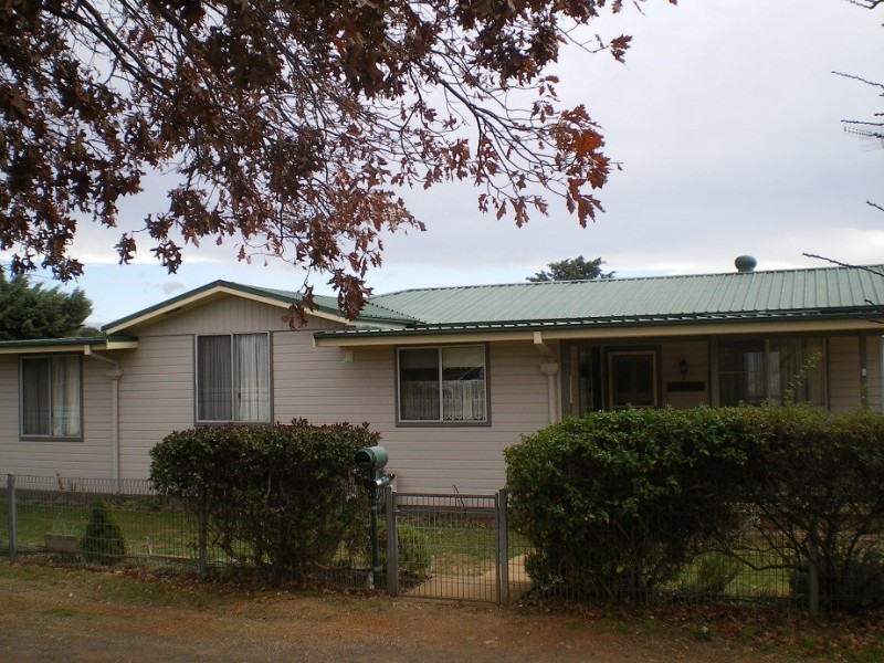 7 Yareen Rd, Cooma NSW 2630