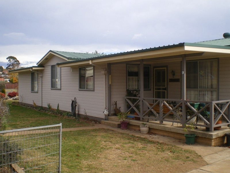 7 Yareen Rd, Cooma NSW 2630