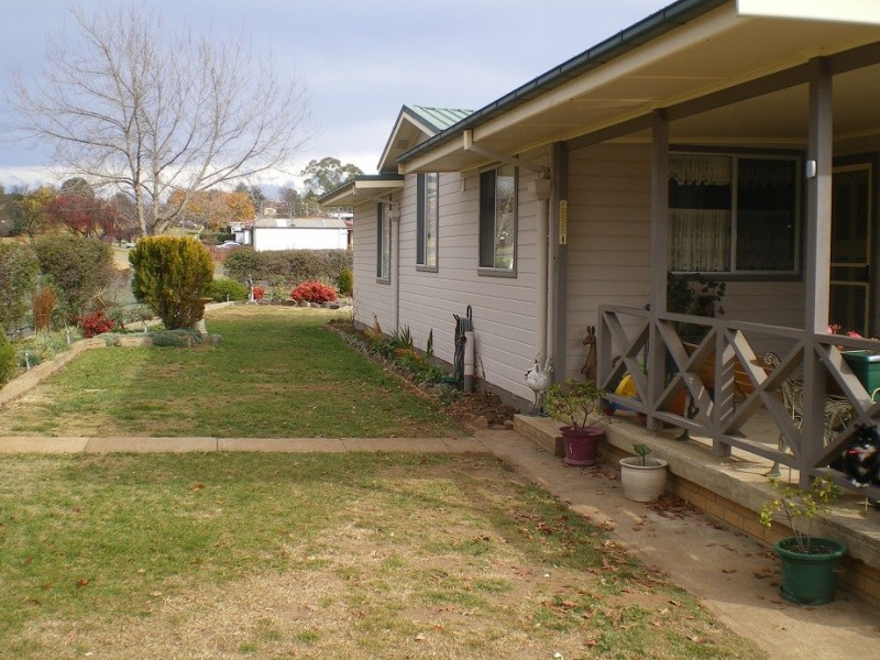 7 Yareen Rd, Cooma NSW 2630