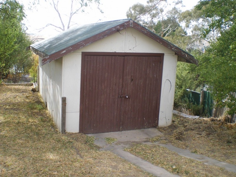 32 Crisp st, Cooma NSW 2630