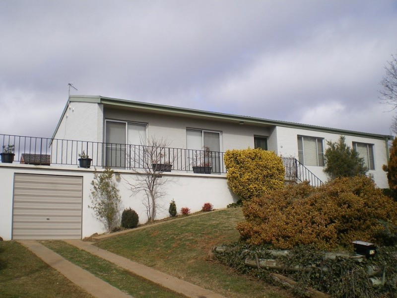 12 Woolalla St, Cooma NSW 2630