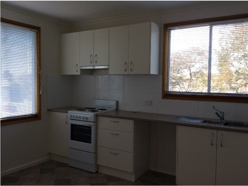 3 Adams Rd, Cooma NSW 2630