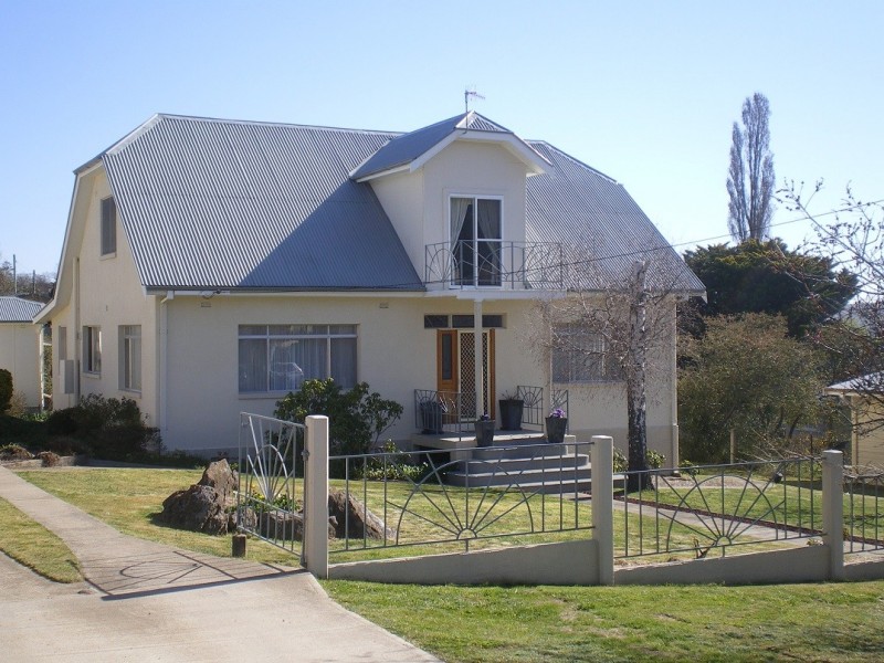 34 Culey Ave, Cooma NSW 2630