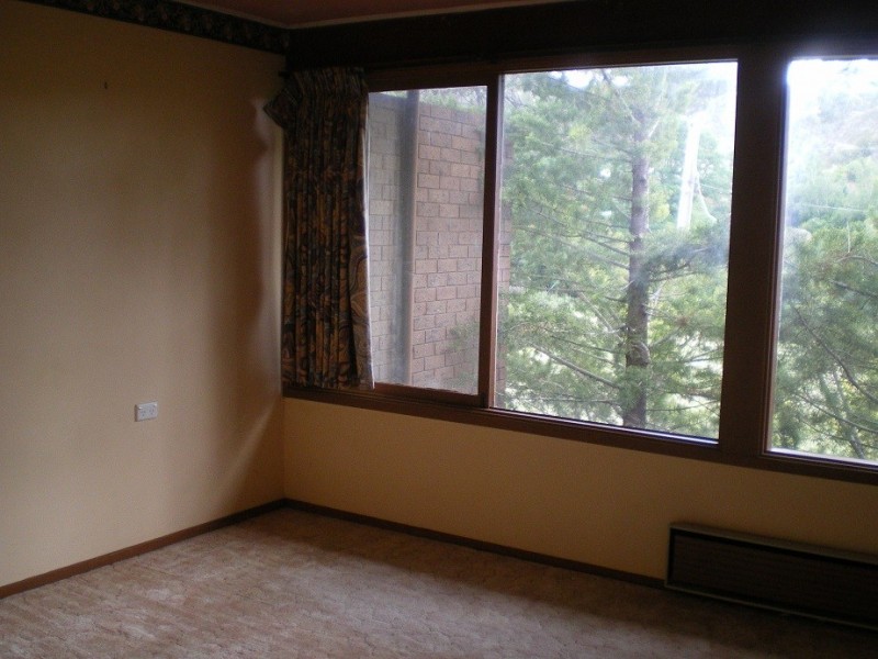 59 Hawkins St, Cooma NSW 2630