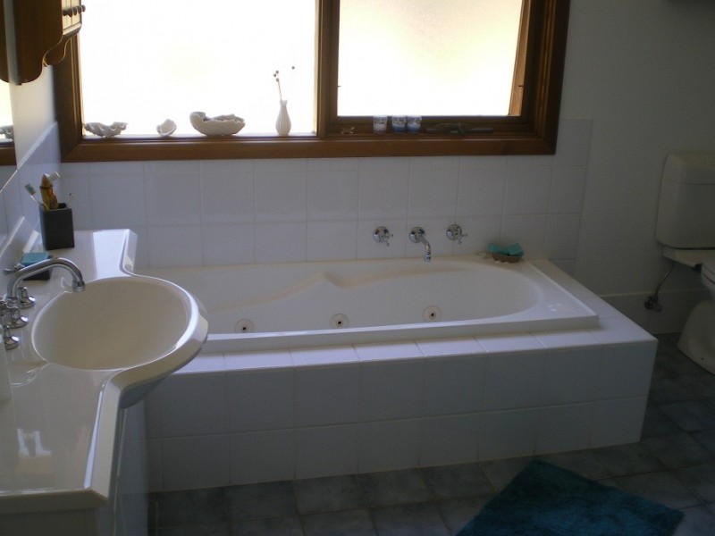 9 Blairgowrie Ave, Cooma NSW 2630