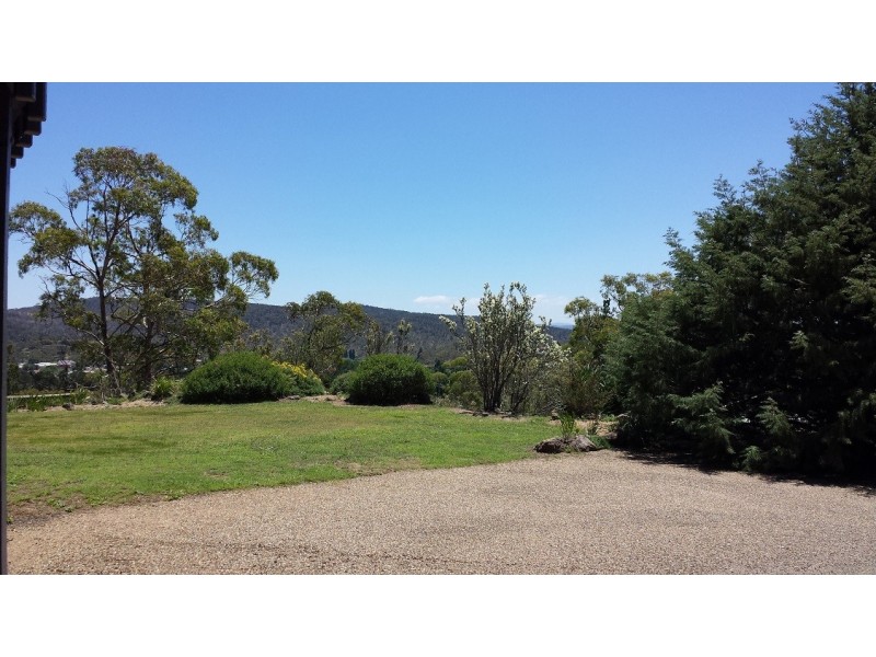 9 Blairgowrie Ave, Cooma NSW 2630