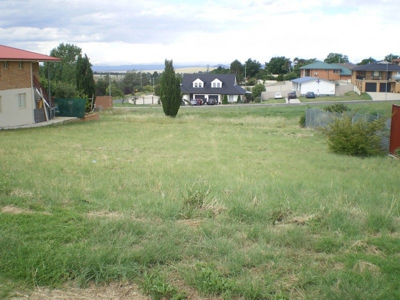 8 East Camp Dve, Cooma NSW 2630