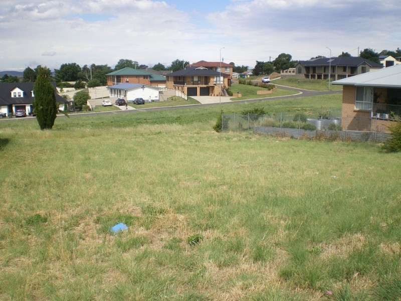 8 East Camp Dve, Cooma NSW 2630