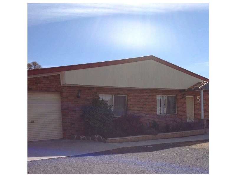 6/237 Sharp Street, Cooma NSW 2630