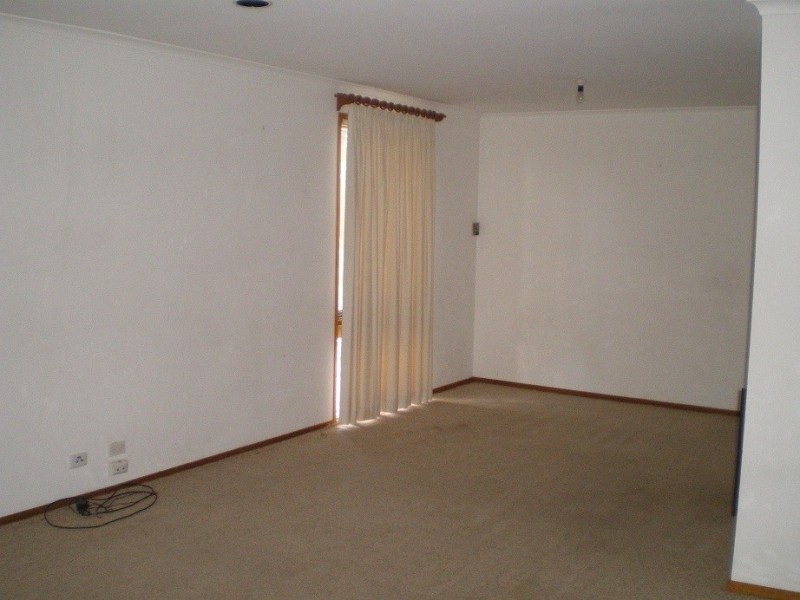 2 Maneroo Place, Cooma NSW 2630