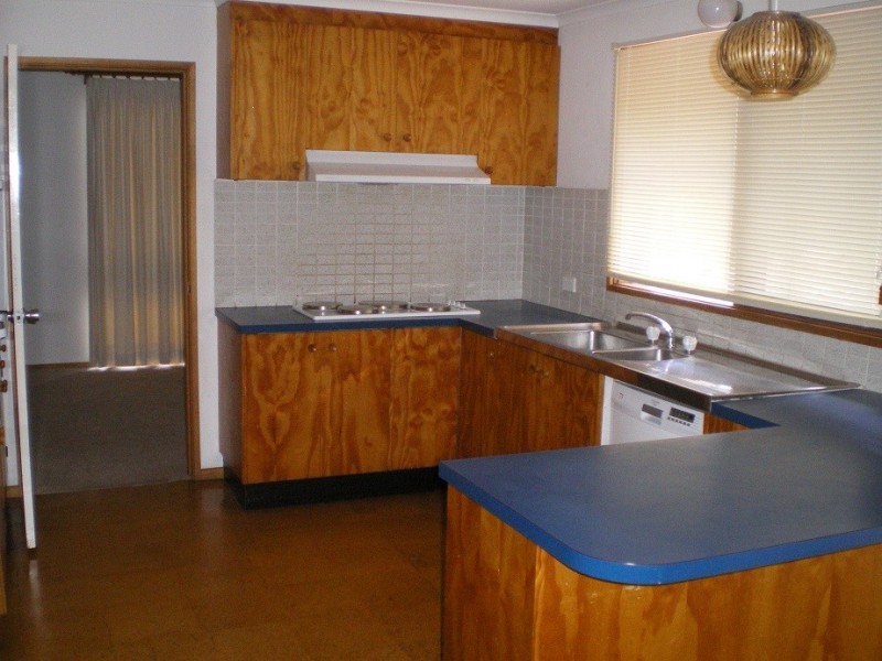 2 Maneroo Place, Cooma NSW 2630