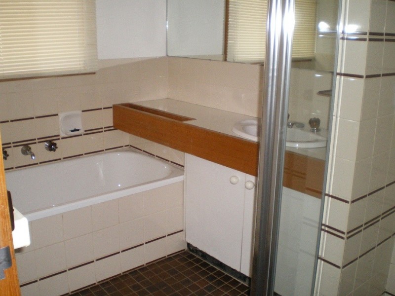 2 Maneroo Place, Cooma NSW 2630