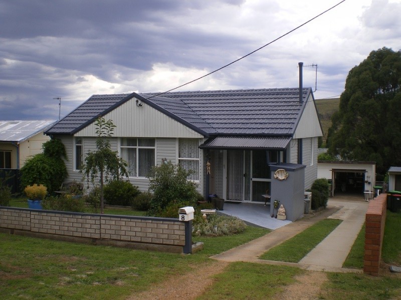 8 Norman Dykes Ave, Cooma NSW 2630