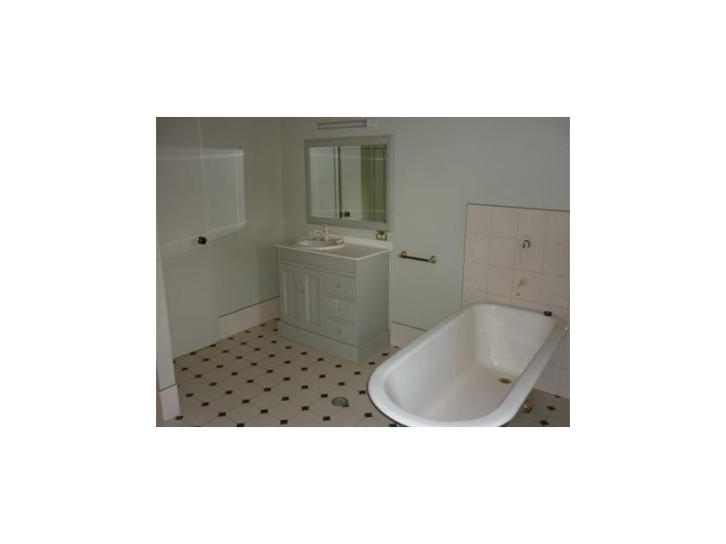 8 Coventry Close, Cooma NSW 2630