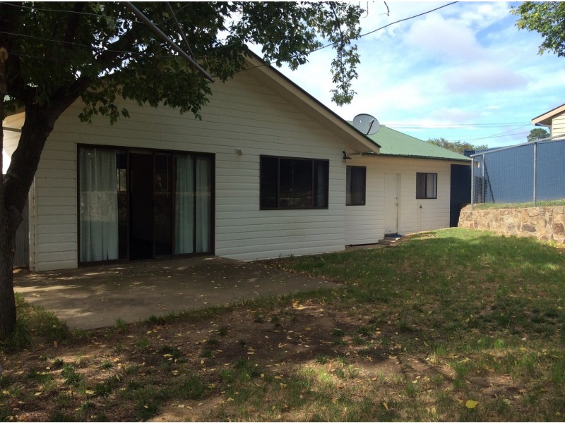 4 Amaroo street, Cooma NSW 2630