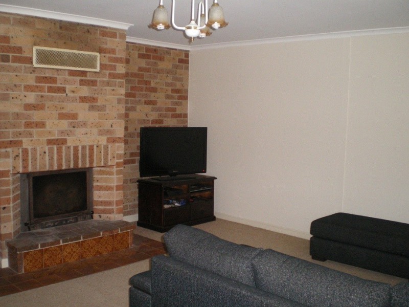 16 Alira Lane, Cooma NSW 2630
