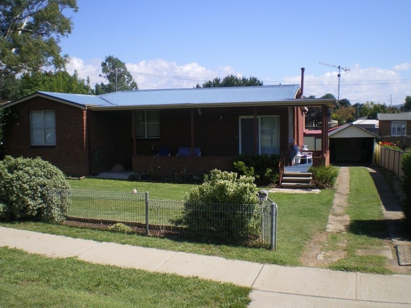 21 Yareen Rd, Cooma NSW 2630