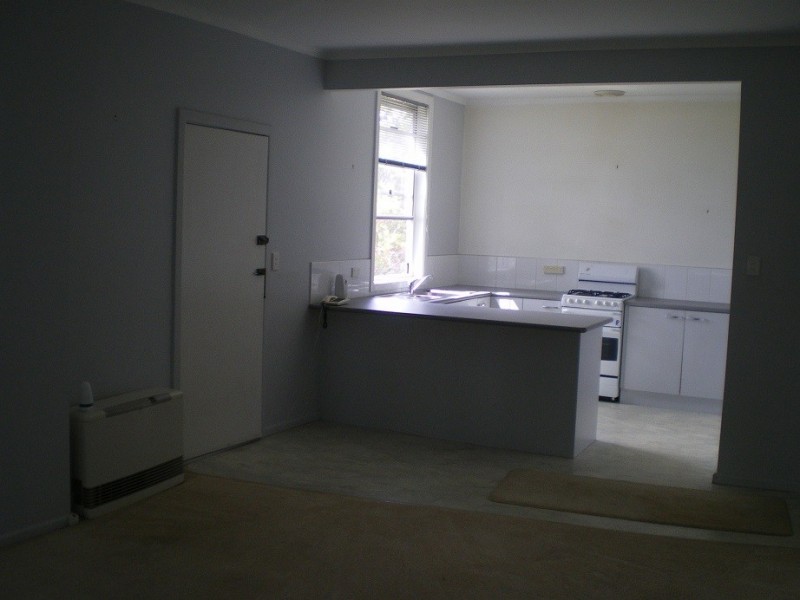 2 Ballang Pl, Cooma NSW 2630