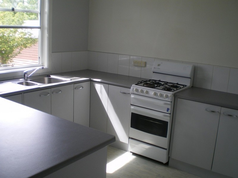 2 Ballang Pl, Cooma NSW 2630