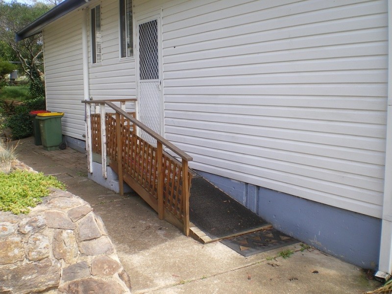 2 Ballang Pl, Cooma NSW 2630