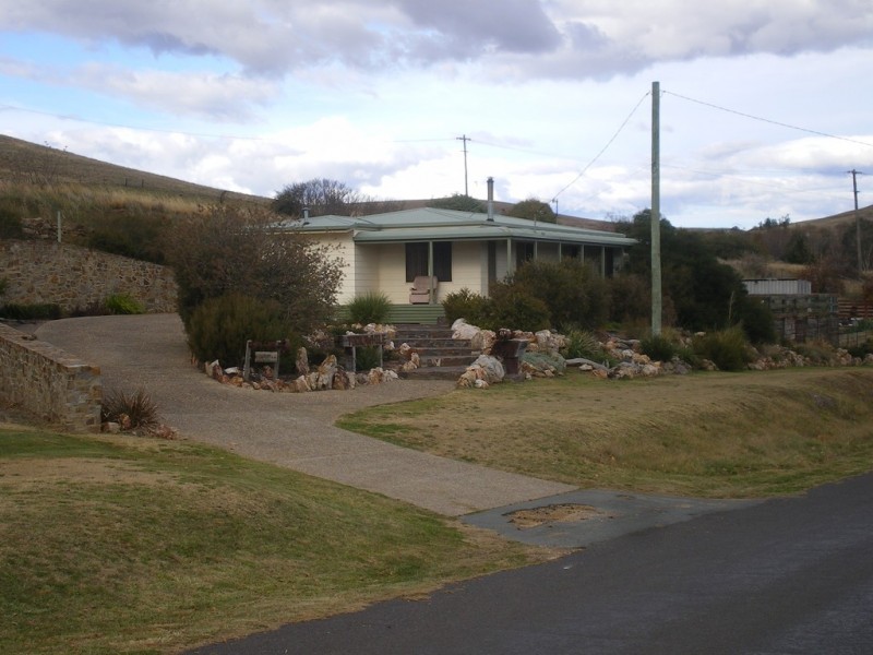 82 Baron St, Cooma NSW 2630